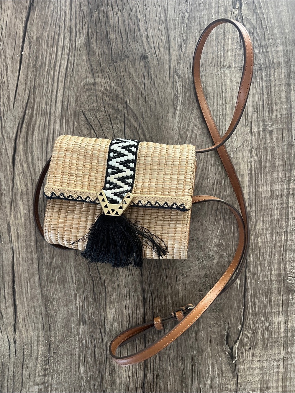 Stella & Dot Sidekick Woven Straw Crossbody Bag Tassel Chevron Boho